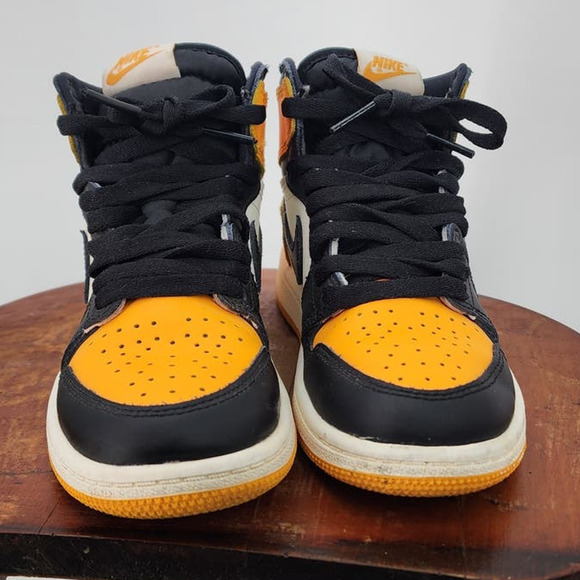 Youth Nike Air Jordans Retro 1 Taxi Yellow Toe Size 1.5Y 1.5 - Picture 6 of 12